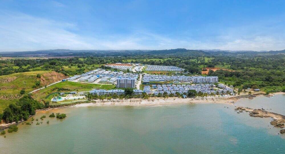 Cómo la red de transporte renovada impulsa el acceso a Playa Dorada desde Ciudad de Panamá